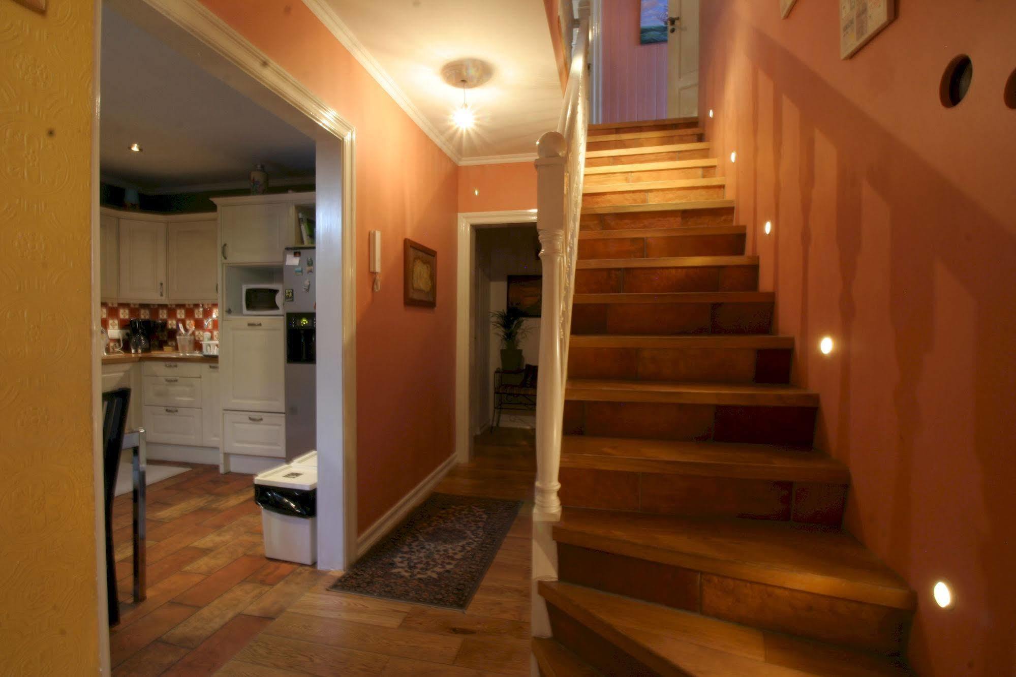 Our House Guesthouse Рейкьявик Экстерьер фото